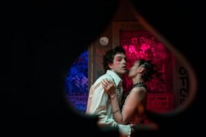 Body ou ensemble deux pièces : nos conseils sexy – illustration voyeurisme (FTSH)